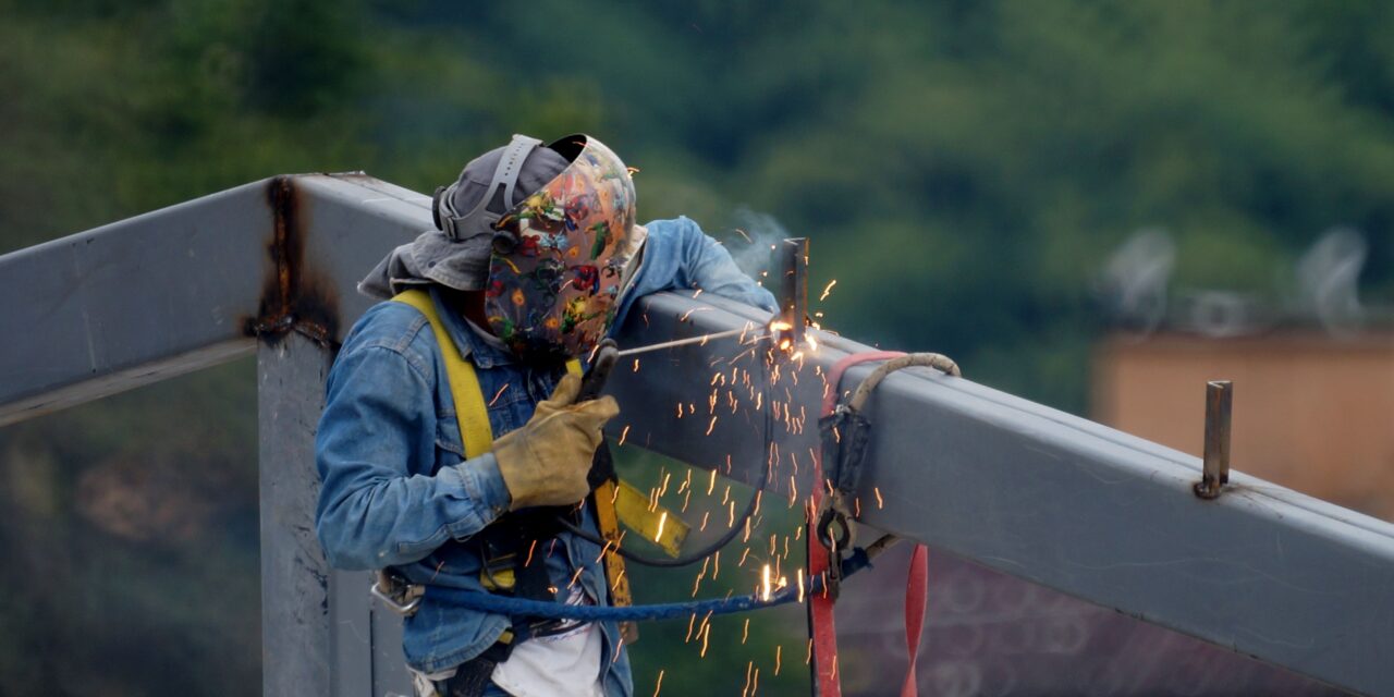 How to Hire Certified Welders from Pakistan for GCC Projects